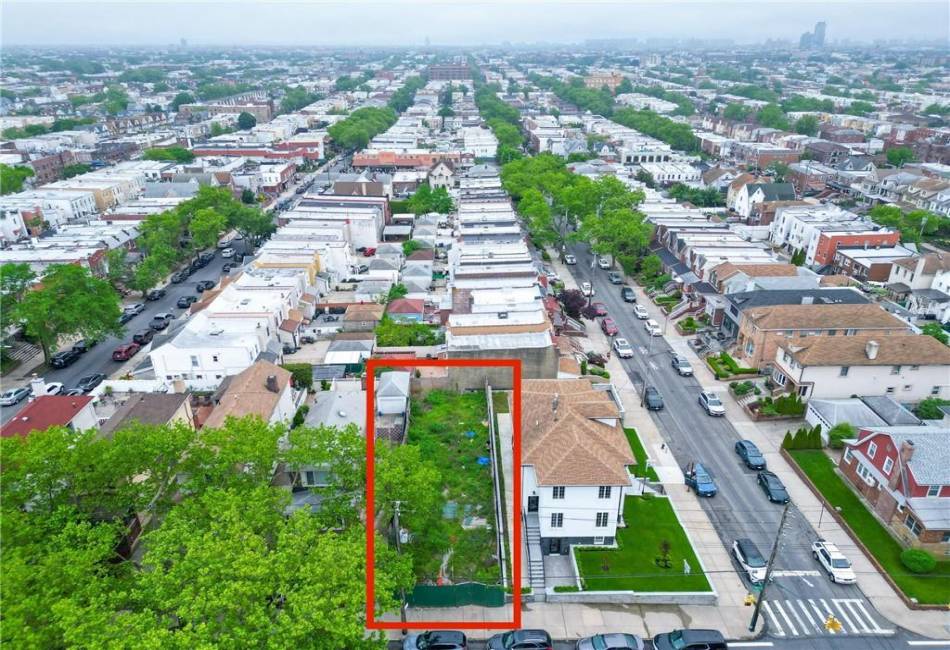 7917 12th Avenue, Brooklyn, New York 11228, 3 Bedrooms Bedrooms, ,5 BathroomsBathrooms,Residential,For Sale,12th,492837