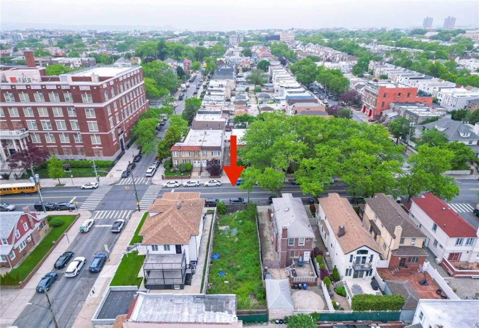 7917 12th Avenue, Brooklyn, New York 11228, 3 Bedrooms Bedrooms, ,5 BathroomsBathrooms,Residential,For Sale,12th,492837