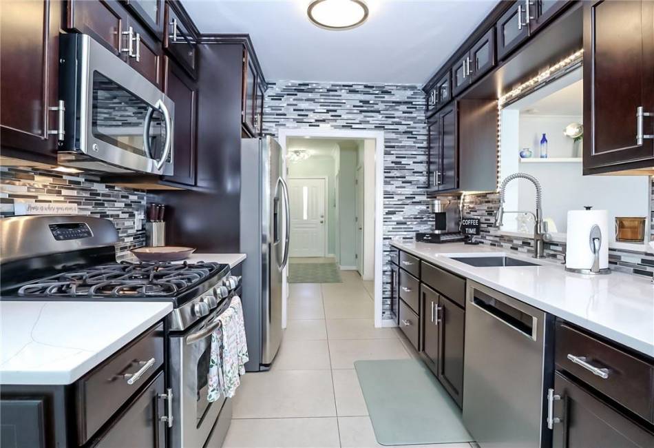 139 Tennyson Drive, Staten Island, New York 10308, 2 Bedrooms Bedrooms, ,2 BathroomsBathrooms,Residential,For Sale,Tennyson,492893