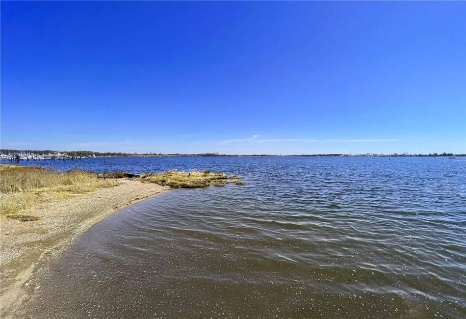 139 Tennyson Drive, Staten Island, New York 10308, 2 Bedrooms Bedrooms, ,2 BathroomsBathrooms,Residential,For Sale,Tennyson,492893