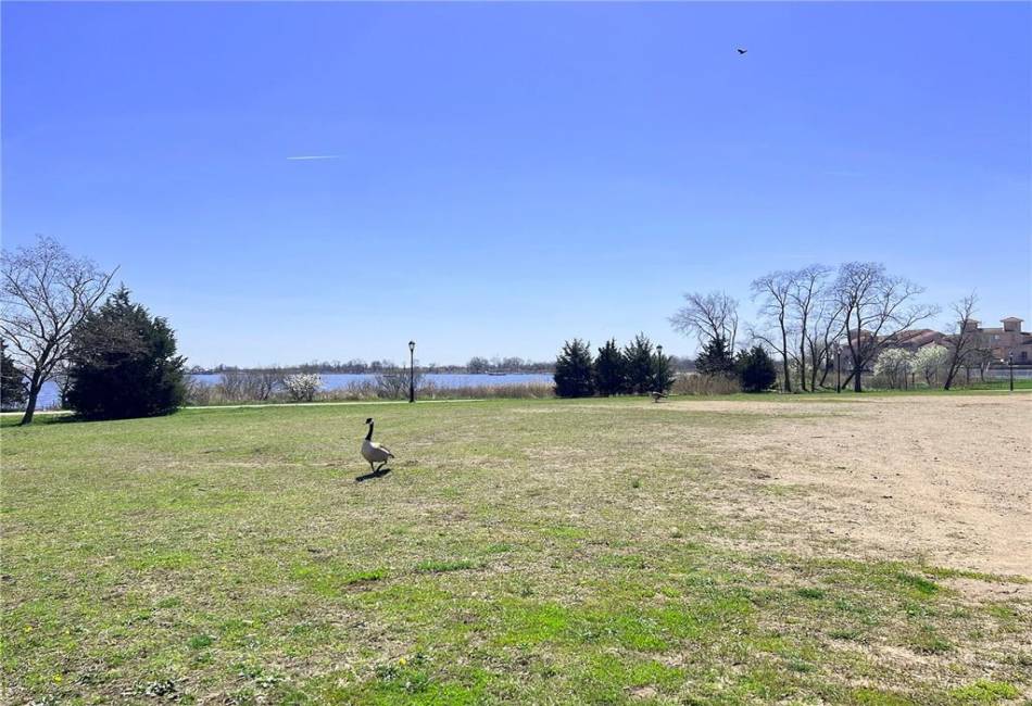 139 Tennyson Drive, Staten Island, New York 10308, 2 Bedrooms Bedrooms, ,2 BathroomsBathrooms,Residential,For Sale,Tennyson,492893