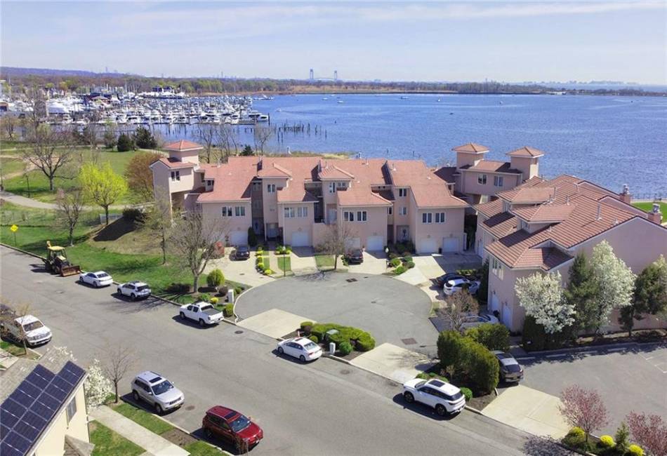 139 Tennyson Drive, Staten Island, New York 10308, 2 Bedrooms Bedrooms, ,2 BathroomsBathrooms,Residential,For Sale,Tennyson,492893