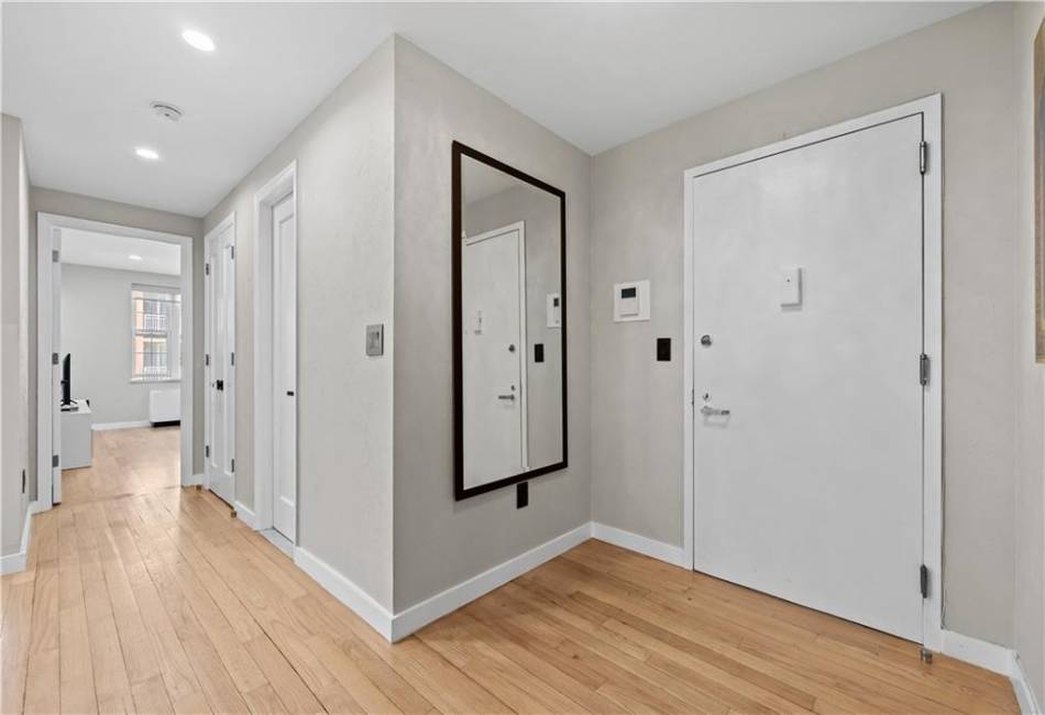 150 Oceana Drive, Brooklyn, New York 11235, 2 Bedrooms Bedrooms, ,2 BathroomsBathrooms,Residential,For Sale,Oceana,492940