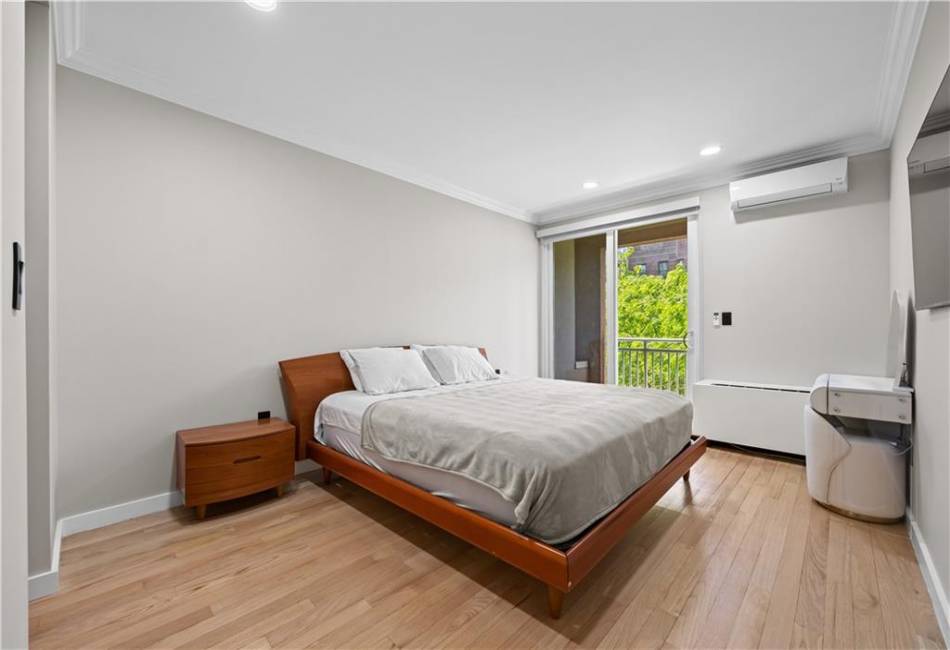 150 Oceana Drive, Brooklyn, New York 11235, 2 Bedrooms Bedrooms, ,2 BathroomsBathrooms,Residential,For Sale,Oceana,492940