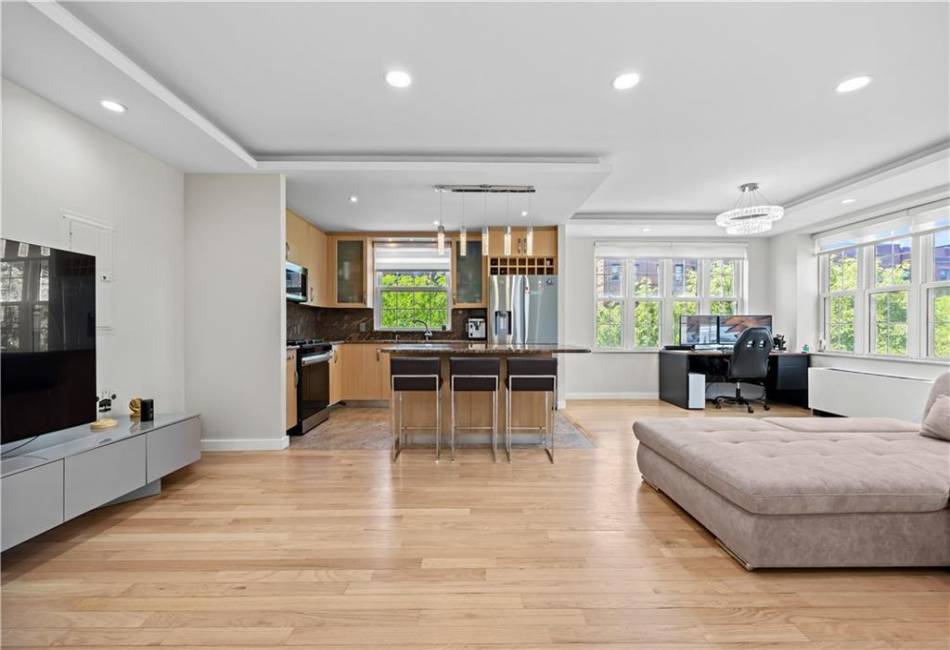 150 Oceana Drive, Brooklyn, New York 11235, 2 Bedrooms Bedrooms, ,2 BathroomsBathrooms,Residential,For Sale,Oceana,492940