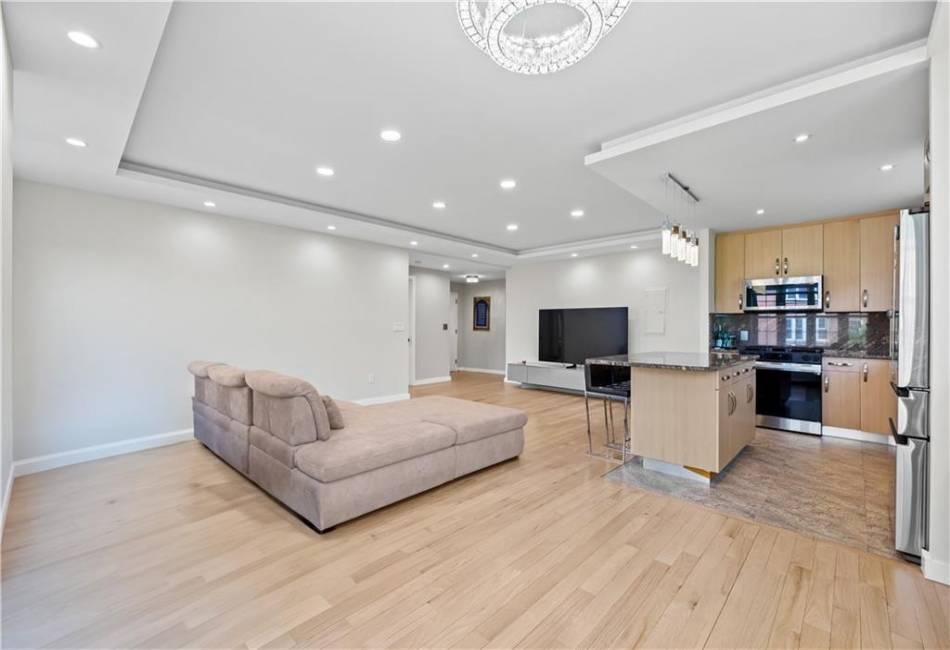 150 Oceana Drive, Brooklyn, New York 11235, 2 Bedrooms Bedrooms, ,2 BathroomsBathrooms,Residential,For Sale,Oceana,492940
