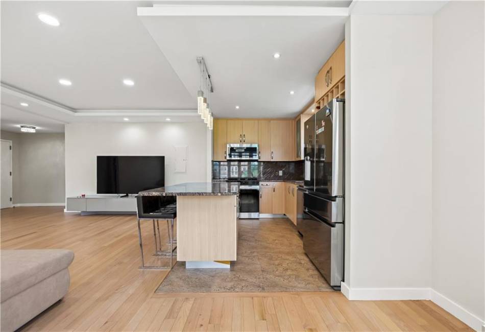 150 Oceana Drive, Brooklyn, New York 11235, 2 Bedrooms Bedrooms, ,2 BathroomsBathrooms,Residential,For Sale,Oceana,492940