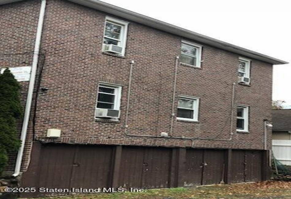 79 Mundy Avenue, Staten Island, New York 10310, 7 Bedrooms Bedrooms, ,Residential,For Sale,Mundy,492944