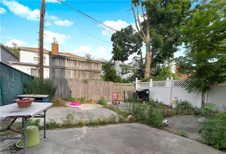 2823 Batchelder Street, Brooklyn, New York 11235, 6 Bedrooms Bedrooms, ,4 BathroomsBathrooms,Residential,For Sale,Batchelder,492947