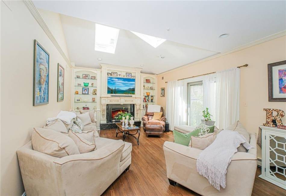 34 Burton Avenue, Staten Island, New York 10309, 4 Bedrooms Bedrooms, ,3 BathroomsBathrooms,Residential,For Sale,Burton,492951