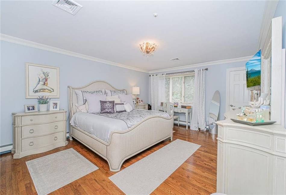 34 Burton Avenue, Staten Island, New York 10309, 4 Bedrooms Bedrooms, ,3 BathroomsBathrooms,Residential,For Sale,Burton,492951