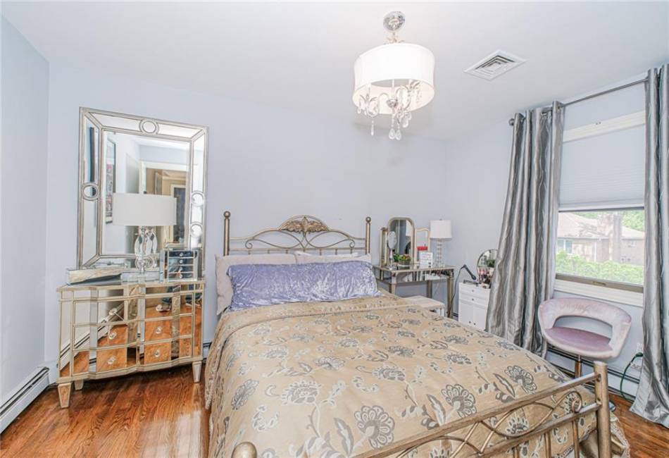 34 Burton Avenue, Staten Island, New York 10309, 4 Bedrooms Bedrooms, ,3 BathroomsBathrooms,Residential,For Sale,Burton,492951