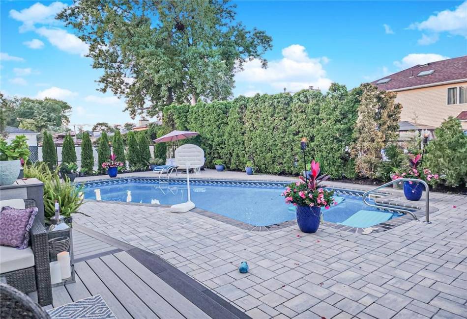 34 Burton Avenue, Staten Island, New York 10309, 4 Bedrooms Bedrooms, ,3 BathroomsBathrooms,Residential,For Sale,Burton,492951