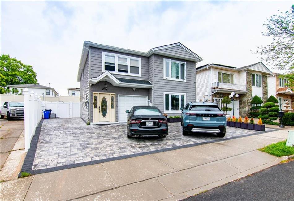 88 Radford Street, Staten Island, New York 10314, 5 Bedrooms Bedrooms, ,2.5 BathroomsBathrooms,Residential,For Sale,Radford,492939