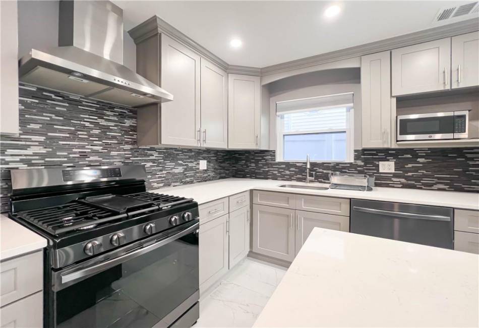 88 Radford Street, Staten Island, New York 10314, 5 Bedrooms Bedrooms, ,2.5 BathroomsBathrooms,Residential,For Sale,Radford,492939