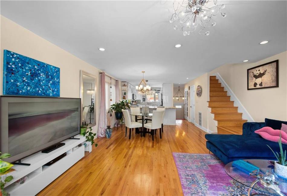 7318 Avenue T, Brooklyn, New York 11234, 3 Bedrooms Bedrooms, ,3 BathroomsBathrooms,Residential,For Sale,Avenue T,492924