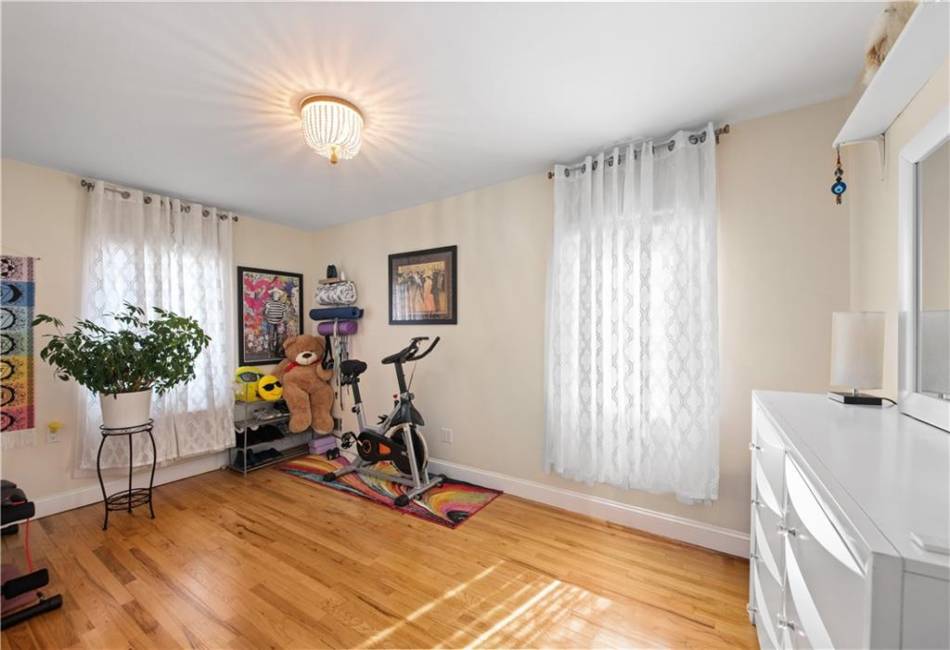 7318 Avenue T, Brooklyn, New York 11234, 3 Bedrooms Bedrooms, ,3 BathroomsBathrooms,Residential,For Sale,Avenue T,492924