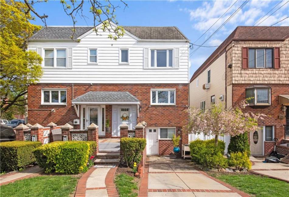 7318 Avenue T, Brooklyn, New York 11234, 3 Bedrooms Bedrooms, ,3 BathroomsBathrooms,Residential,For Sale,Avenue T,492924