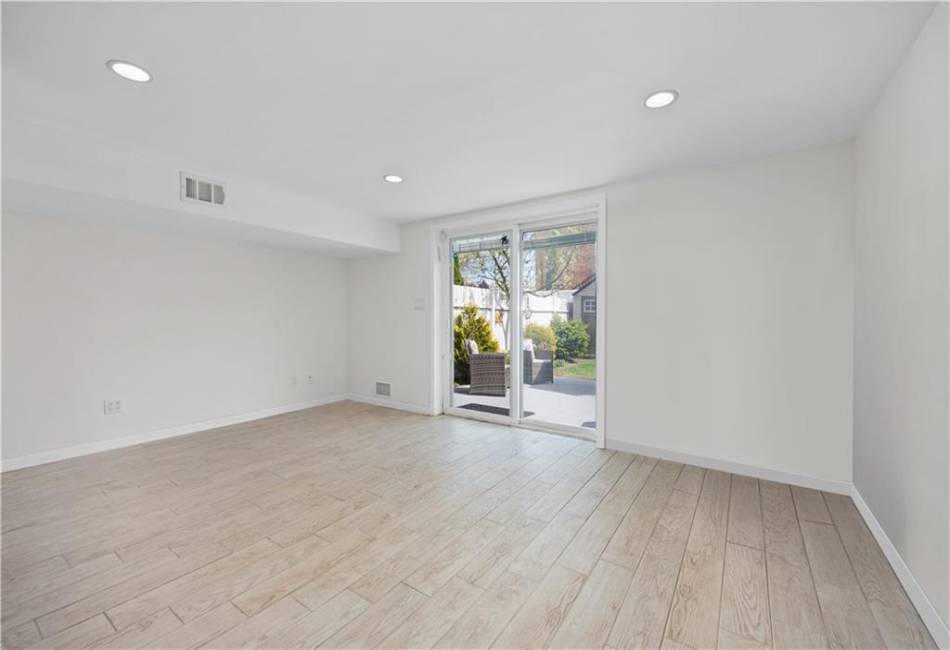 7318 Avenue T, Brooklyn, New York 11234, 3 Bedrooms Bedrooms, ,3 BathroomsBathrooms,Residential,For Sale,Avenue T,492924