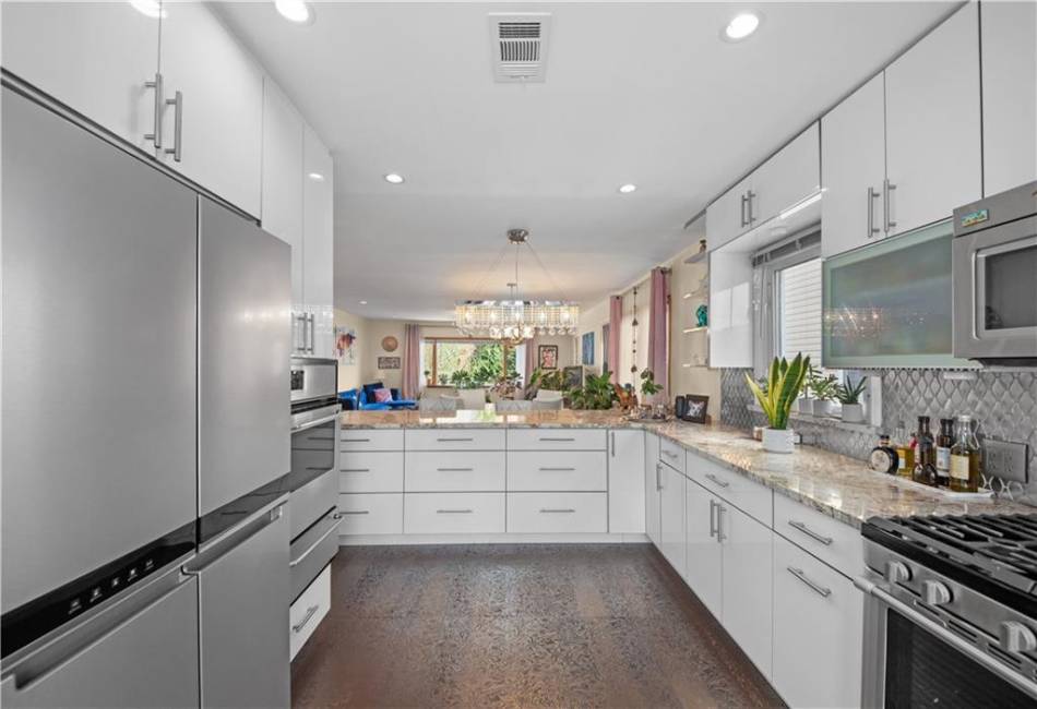 7318 Avenue T, Brooklyn, New York 11234, 3 Bedrooms Bedrooms, ,3 BathroomsBathrooms,Residential,For Sale,Avenue T,492924