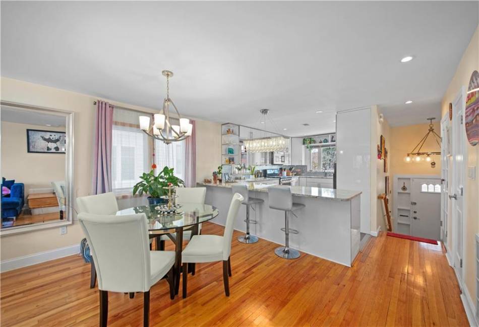 7318 Avenue T, Brooklyn, New York 11234, 3 Bedrooms Bedrooms, ,3 BathroomsBathrooms,Residential,For Sale,Avenue T,492924