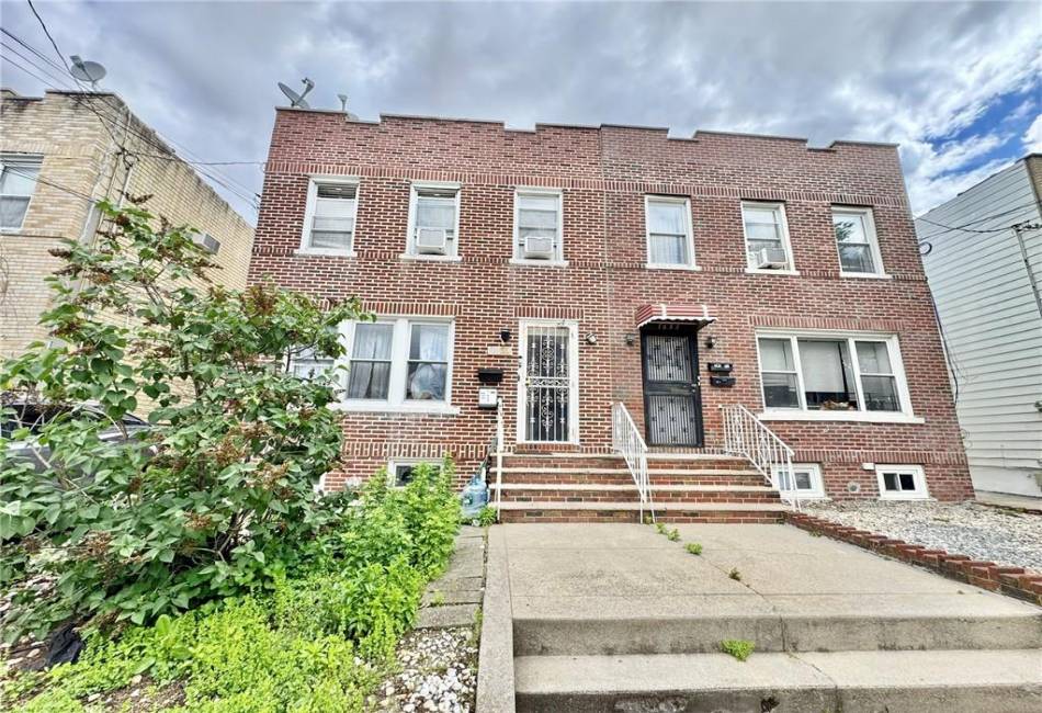 1631 32nd Street, Brooklyn, New York 11234, ,3 BathroomsBathrooms,Residential,For Sale,32nd,492968