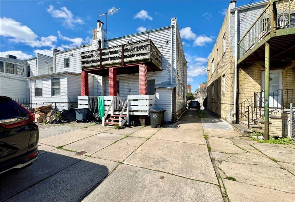 1631 32nd Street, Brooklyn, New York 11234, ,3 BathroomsBathrooms,Residential,For Sale,32nd,492968
