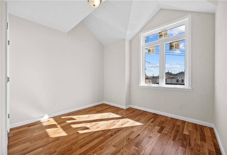 91 Robin Road, Staten Island, New York 10305, 4 Bedrooms Bedrooms, ,3 BathroomsBathrooms,Residential,For Sale,Robin,492644