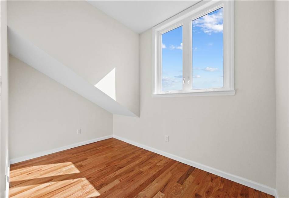 91 Robin Road, Staten Island, New York 10305, 4 Bedrooms Bedrooms, ,3 BathroomsBathrooms,Residential,For Sale,Robin,492644
