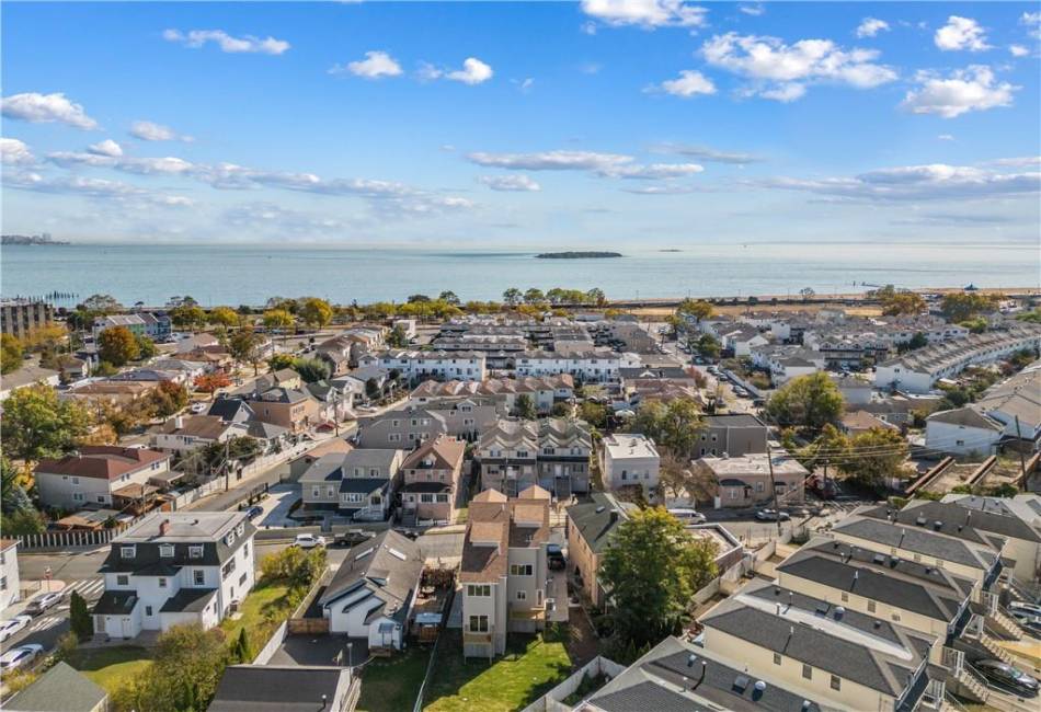 91 Robin Road, Staten Island, New York 10305, 4 Bedrooms Bedrooms, ,3 BathroomsBathrooms,Residential,For Sale,Robin,492644