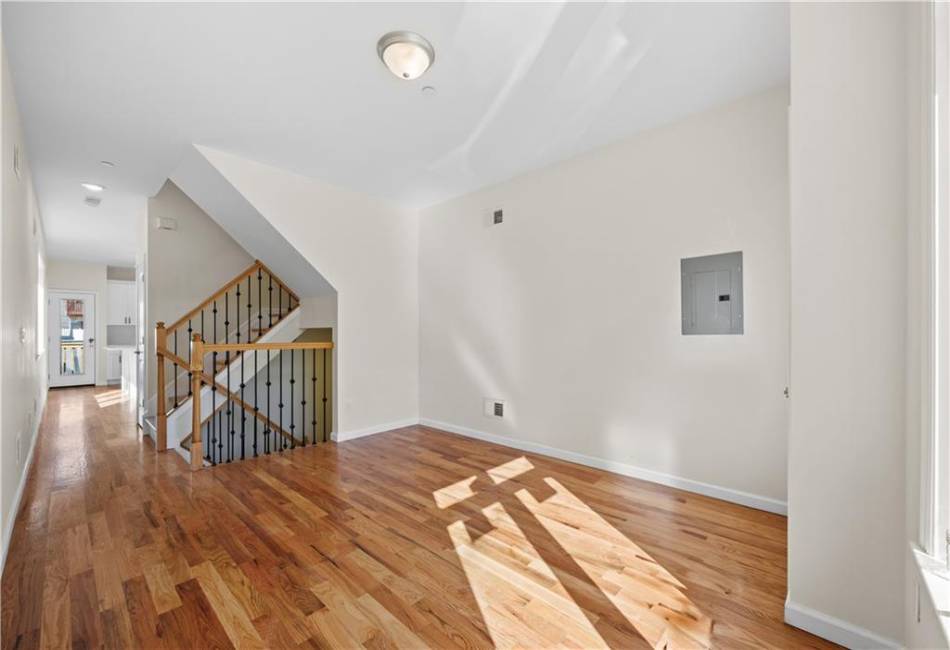 91 Robin Road, Staten Island, New York 10305, 4 Bedrooms Bedrooms, ,3 BathroomsBathrooms,Residential,For Sale,Robin,492644