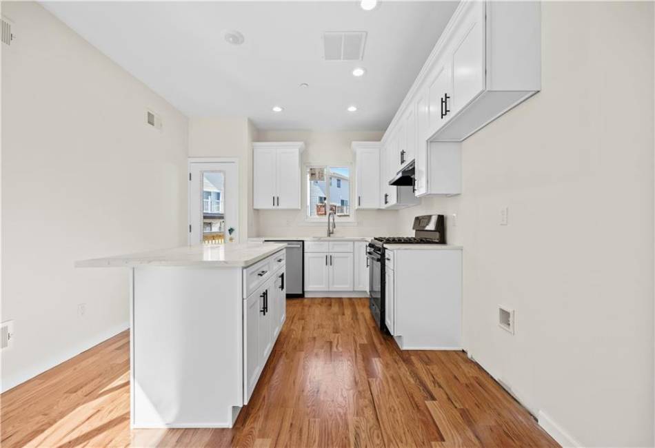 91 Robin Road, Staten Island, New York 10305, 4 Bedrooms Bedrooms, ,3 BathroomsBathrooms,Residential,For Sale,Robin,492644