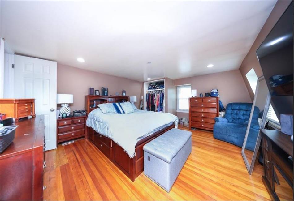 28 Trinity Place, Staten Island, New York 10310, 3 Bedrooms Bedrooms, ,1 BathroomBathrooms,Residential,For Sale,Trinity,492966