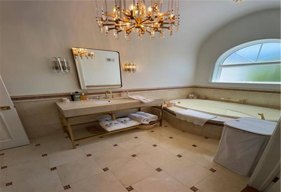 924 51st Street, Brooklyn, New York 11219, 6 Bedrooms Bedrooms, ,5 BathroomsBathrooms,Residential,For Sale,51st,492977