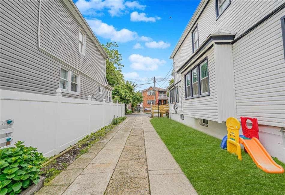 145-37 179th Street, Jamaica, New York 11434, 4 Bedrooms Bedrooms, ,3 BathroomsBathrooms,Residential,For Sale,179th,492780