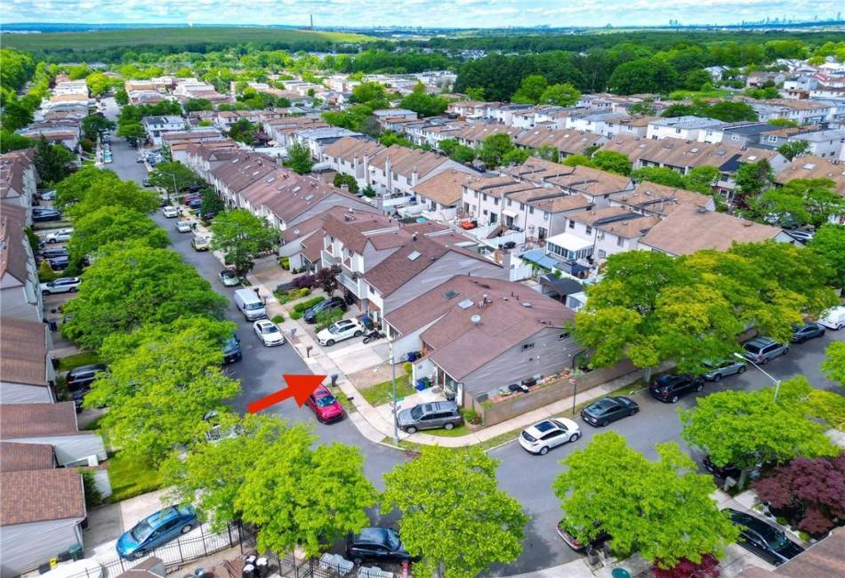 177 Russek Drive, Staten Island, New York 10312, 3 Bedrooms Bedrooms, ,2 BathroomsBathrooms,Residential,For Sale,Russek,492973